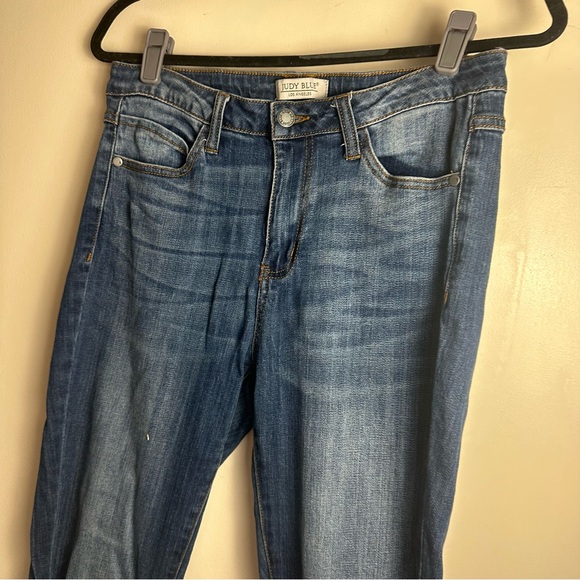 Judy Blue Cotton Darker Wash High Rise Distressed Knee RawHem Skinny Jeans 11/30 - Picture 3 of 16